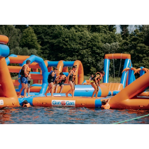 Φουσκωτό υδάτινο πάρκο Jota (24 x 27 m)
